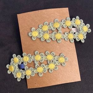 2pcs Flower Decor Hair Clips - 263